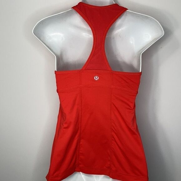 LuLulemon Tank Top With Built in Bra Woman’s Size 4 - Picture 5 of 6